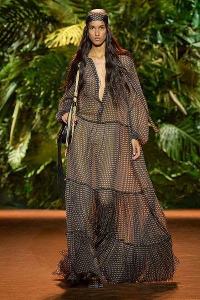 Look 27